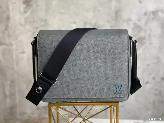 VUITTON PM DISTRICT LOUIS 0505